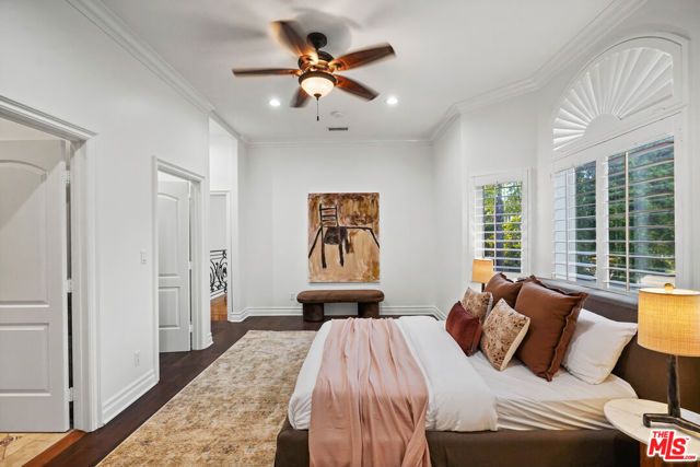 13164 Magnolia Boulevard, Sherman Oaks, CA 91423