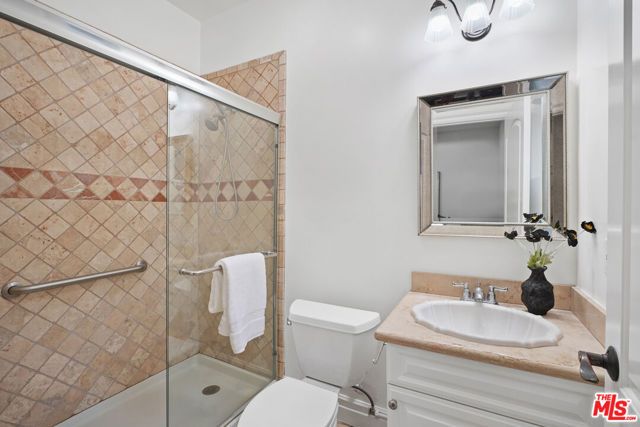 13164 Magnolia Boulevard, Sherman Oaks, CA 91423