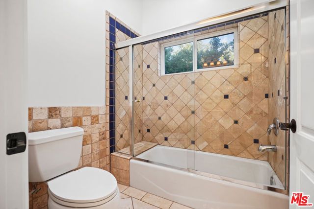 13164 Magnolia Boulevard, Sherman Oaks, CA 91423