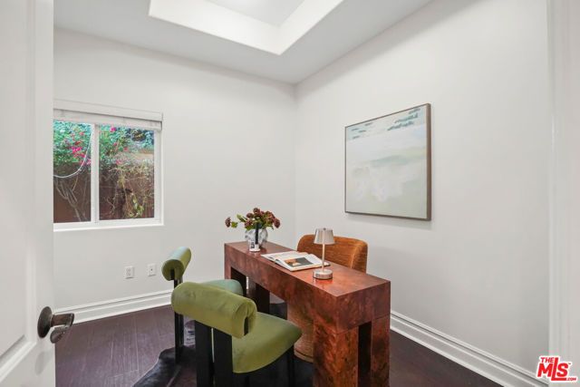 13164 Magnolia Boulevard, Sherman Oaks, CA 91423