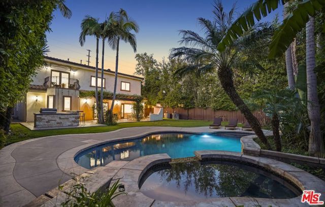 13164 Magnolia Boulevard, Sherman Oaks, CA 91423