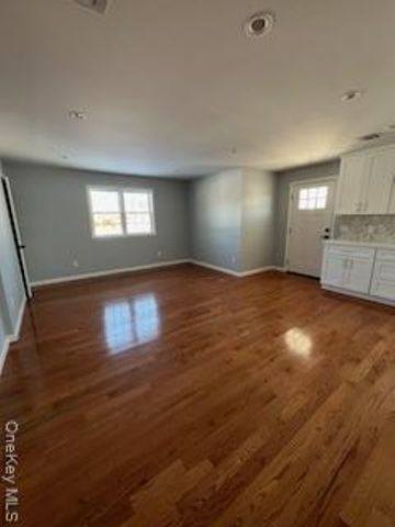 403 S Bayview Avenue, Freeport, NY 11520