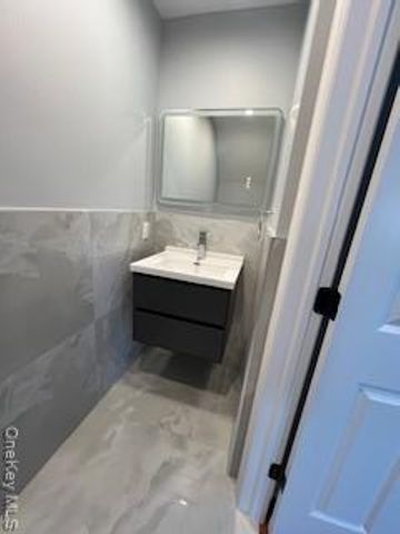 403 S Bayview Avenue, Freeport, NY 11520