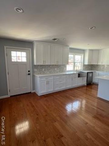 403 S Bayview Avenue, Freeport, NY 11520