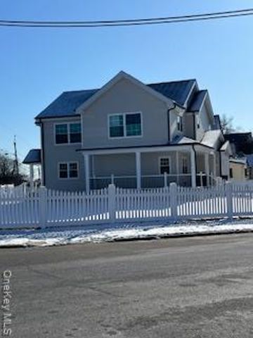 403 S Bayview Avenue, Freeport, NY 11520