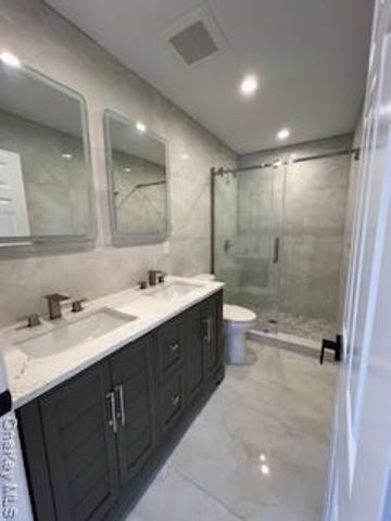 403 S Bayview Avenue, Freeport, NY 11520