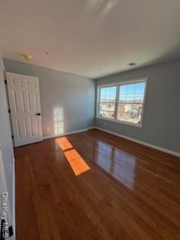 403 S Bayview Avenue, Freeport, NY 11520