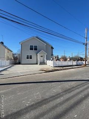 403 S Bayview Avenue, Freeport, NY 11520