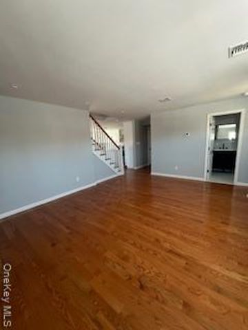 403 S Bayview Avenue, Freeport, NY 11520