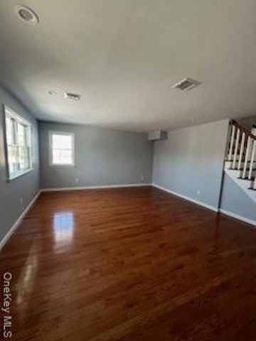 403 S Bayview Avenue, Freeport, NY 11520