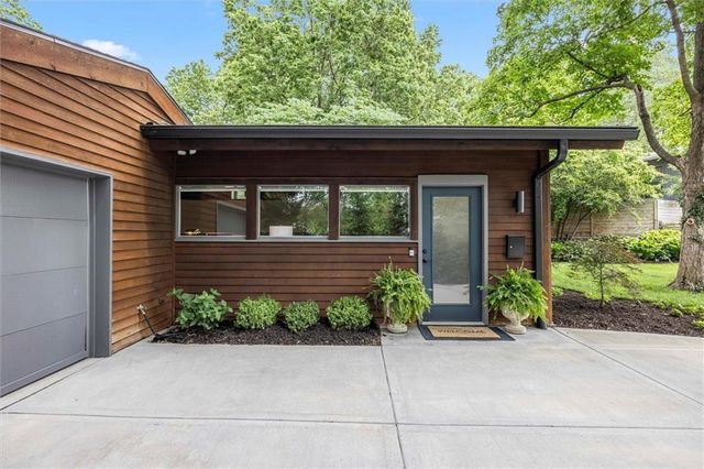 7415 ROSEWOOD Circle, Prairie Village, KS 66208