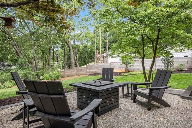 7415 ROSEWOOD Circle, Prairie Village, KS 66208