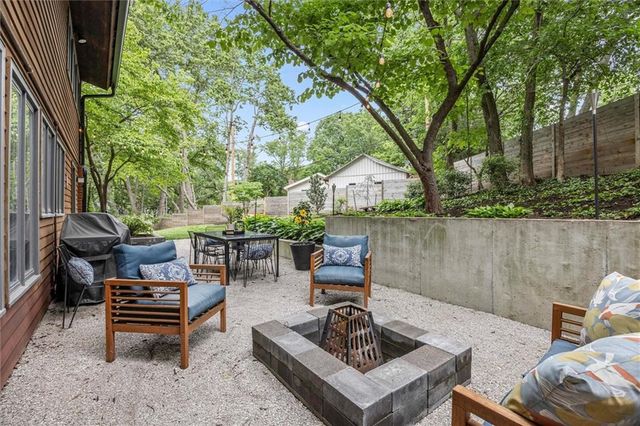 7415 ROSEWOOD Circle, Prairie Village, KS 66208