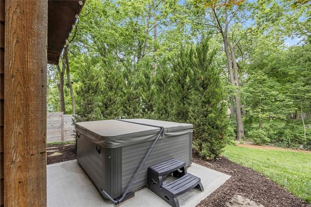 7415 ROSEWOOD Circle, Prairie Village, KS 66208
