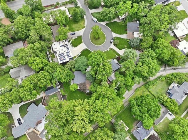 7415 ROSEWOOD Circle, Prairie Village, KS 66208