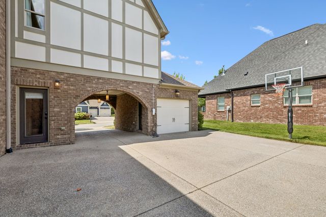 820 Fontwell Ln, Franklin, TN 37064