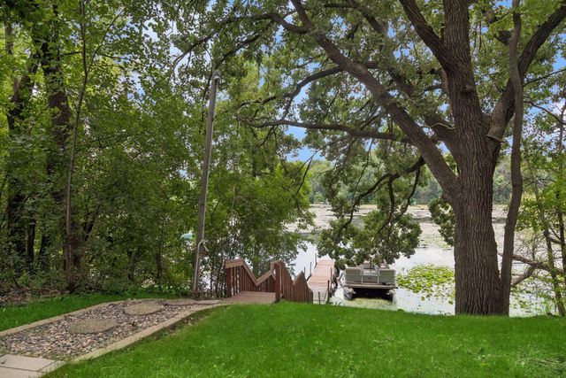 16847 Terrey Pine Drive, Eden Prairie, MN 55347