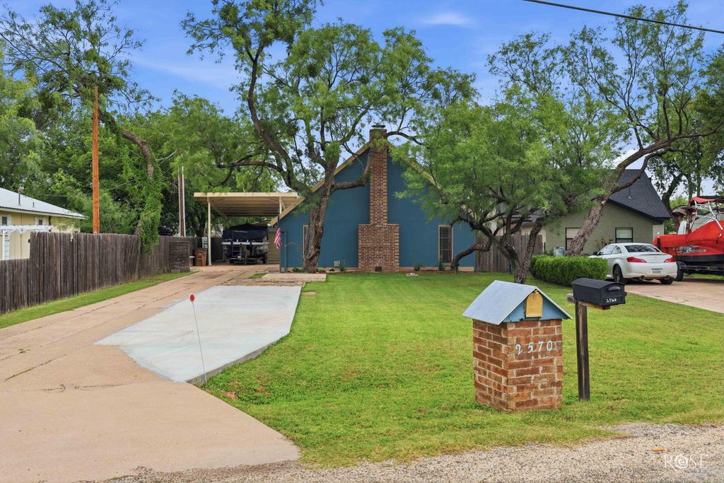 Image 1 of property listing at 2570 Sleepy Hollow Road, San Angelo, TX 76904
