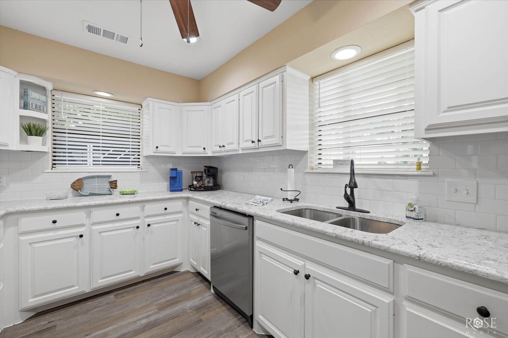 Image 12 of property listing at 2570 Sleepy Hollow Road, San Angelo, TX 76904
