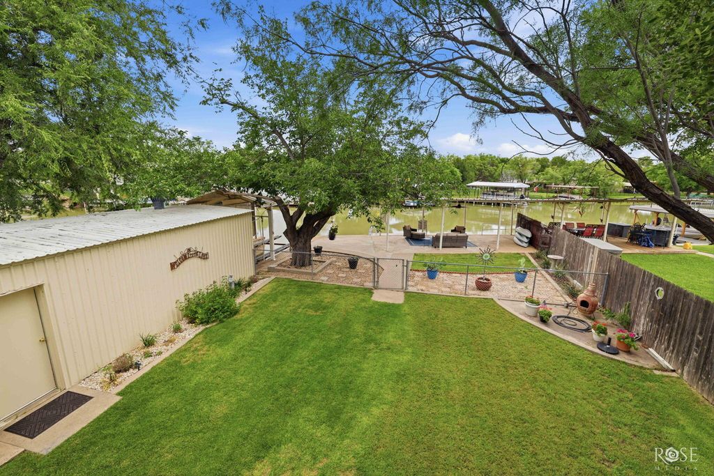 Image 27 of property listing at 2570 Sleepy Hollow Road, San Angelo, TX 76904