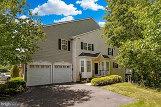 43 LONGVIEW LN, Newtown Square, PA 19073