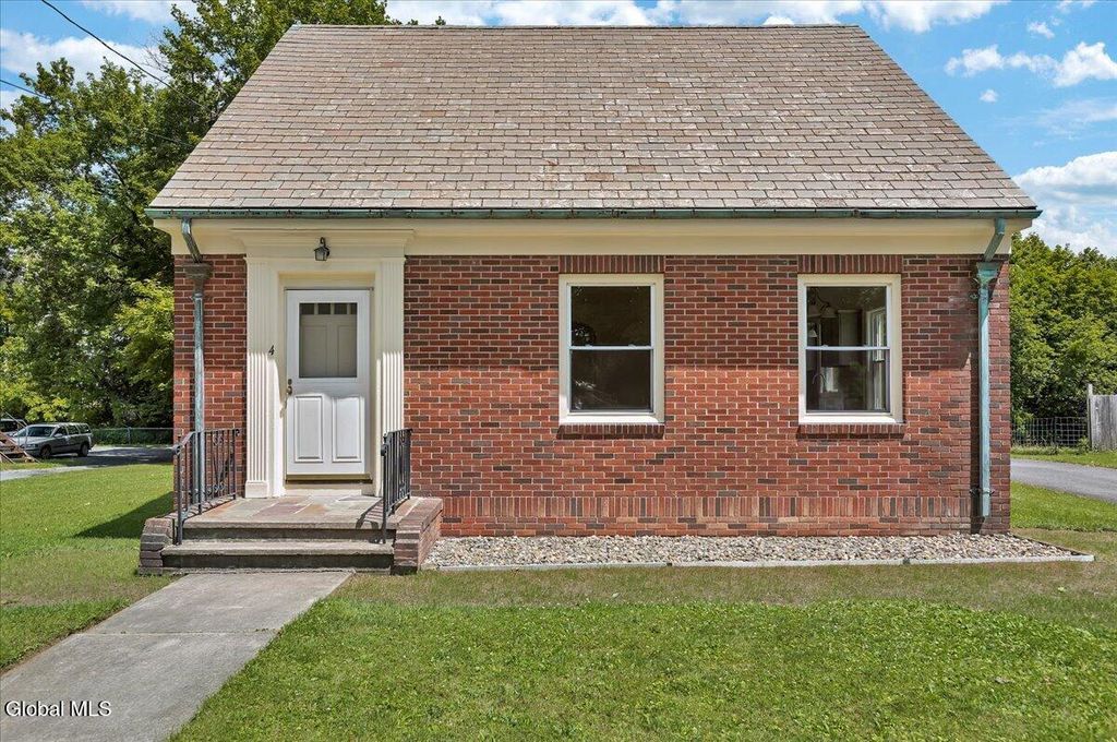 4 Russell Avenue, Ravena, NY 12143