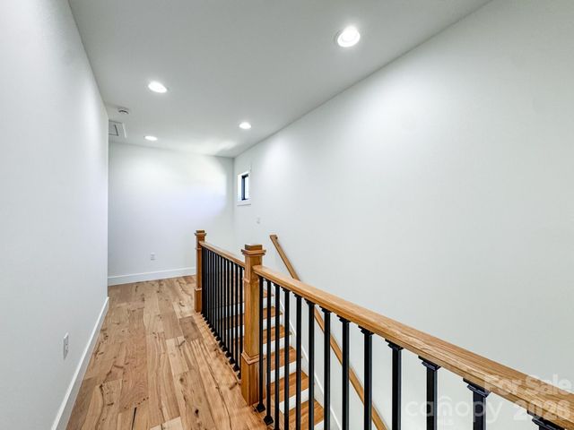 4 S Martha Kate Drive, Hendersonville, NC 28792