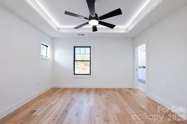 4 S Martha Kate Drive, Hendersonville, NC 28792