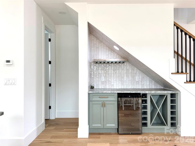 4 S Martha Kate Drive, Hendersonville, NC 28792