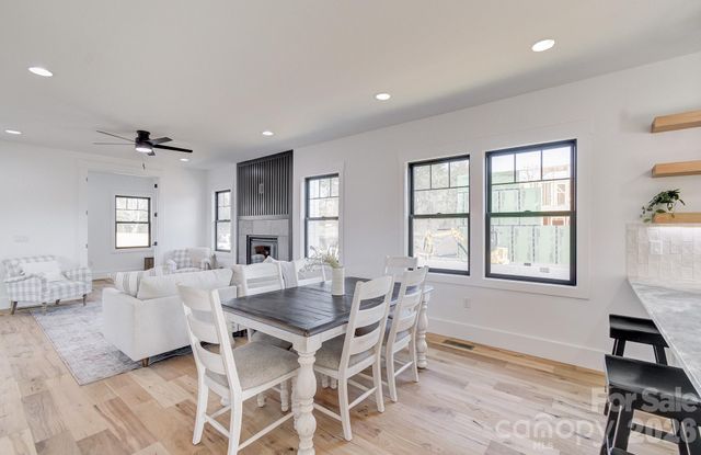4 S Martha Kate Drive, Hendersonville, NC 28792