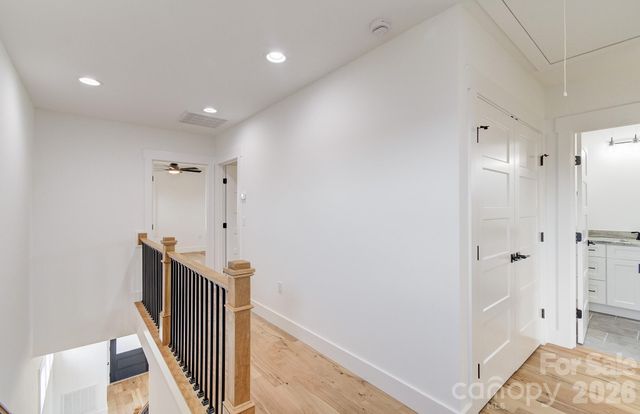 4 S Martha Kate Drive, Hendersonville, NC 28792
