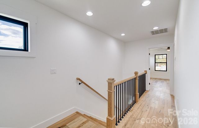 4 S Martha Kate Drive, Hendersonville, NC 28792