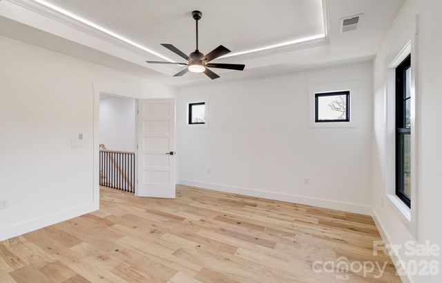 4 S Martha Kate Drive, Hendersonville, NC 28792
