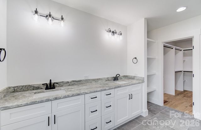 4 S Martha Kate Drive, Hendersonville, NC 28792