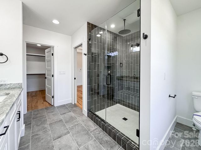 4 S Martha Kate Drive, Hendersonville, NC 28792