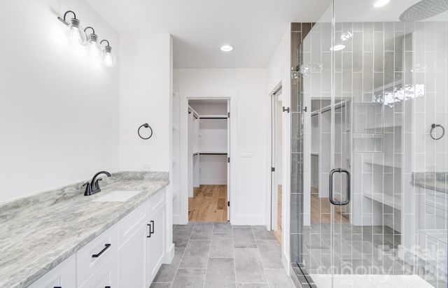 4 S Martha Kate Drive, Hendersonville, NC 28792
