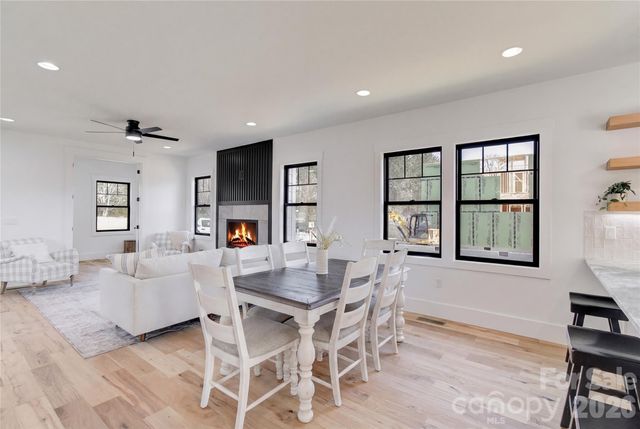 4 S Martha Kate Drive, Hendersonville, NC 28792