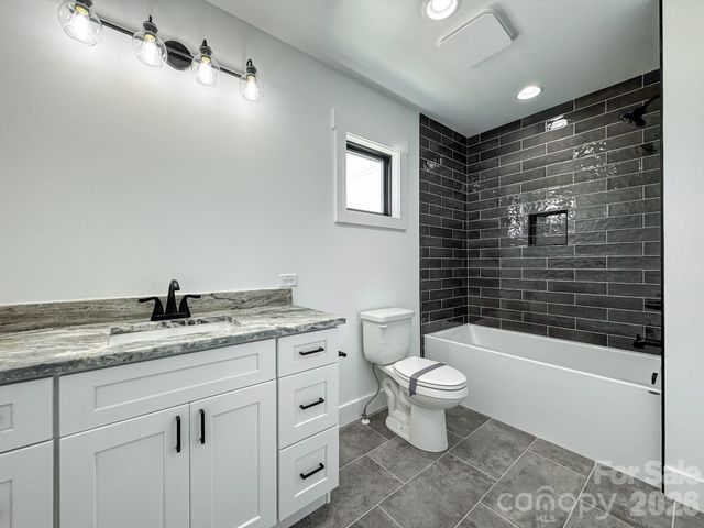 4 S Martha Kate Drive, Hendersonville, NC 28792