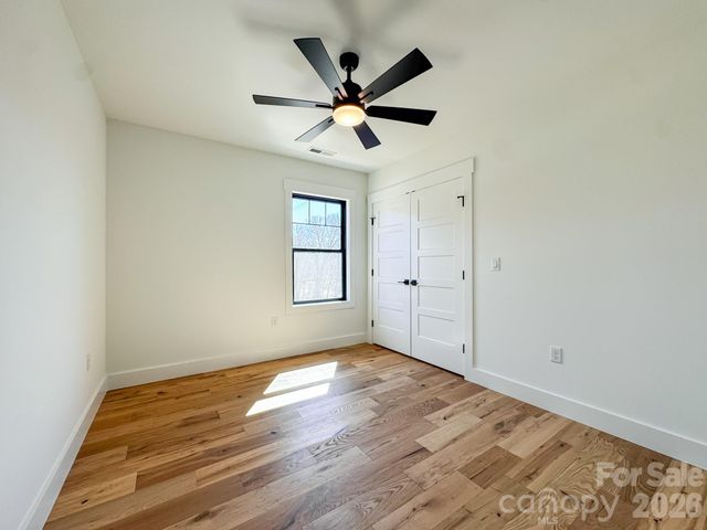 4 S Martha Kate Drive, Hendersonville, NC 28792