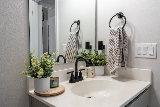 1355 Blazing Star Drive, Carlisle, IA 50047