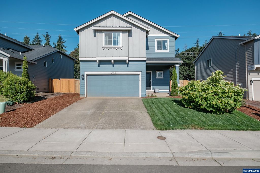 2952 Christina St NW, Salem, OR 97304