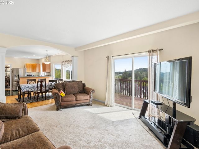 15348 Se HENDERSON Way, Portland, OR 97236