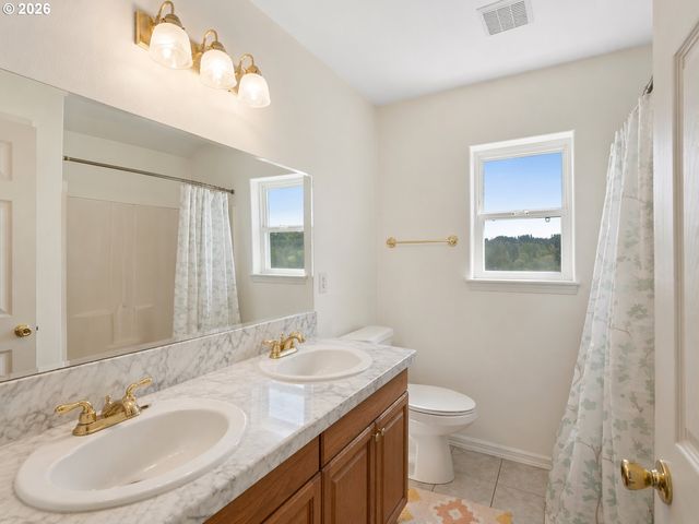 15348 Se HENDERSON Way, Portland, OR 97236