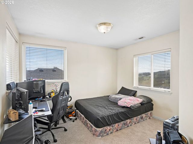 15348 Se HENDERSON Way, Portland, OR 97236