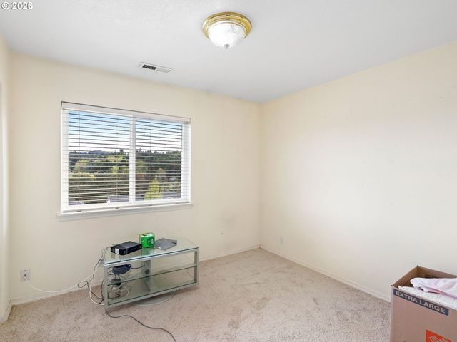 15348 Se HENDERSON Way, Portland, OR 97236