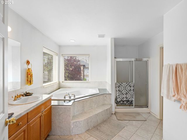 15348 Se HENDERSON Way, Portland, OR 97236