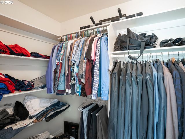 15348 Se HENDERSON Way, Portland, OR 97236