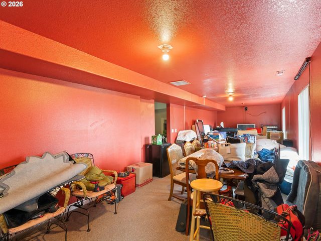 15348 Se HENDERSON Way, Portland, OR 97236