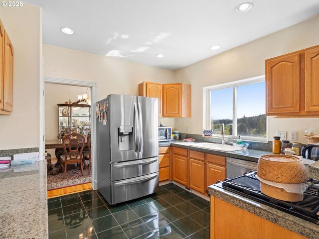 15348 Se HENDERSON Way, Portland, OR 97236