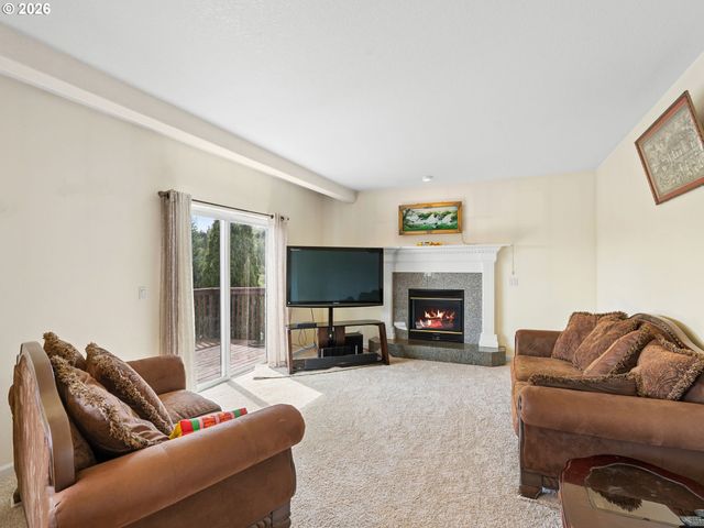 15348 Se HENDERSON Way, Portland, OR 97236